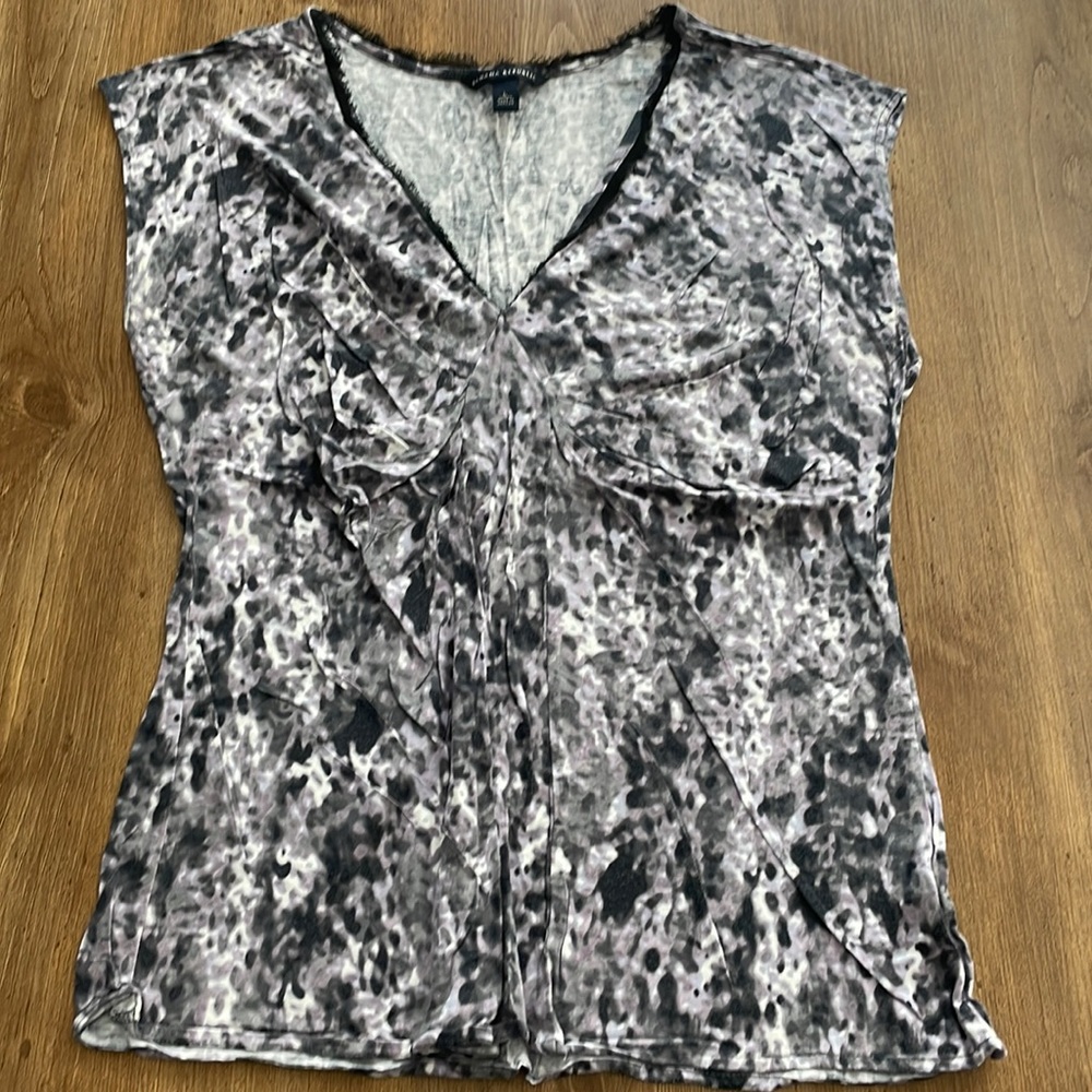 Banana Republic V Neck Cap Sleeve Shirt